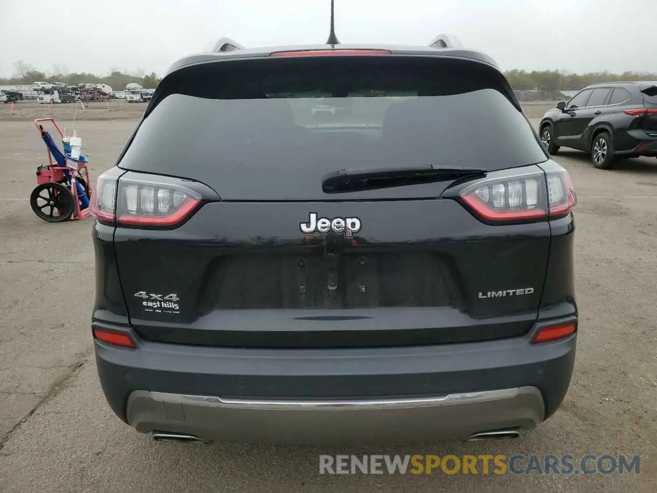 6 Photograph of a damaged car 1C4PJMDX5KD421346 JEEP GRAND CHER 2019