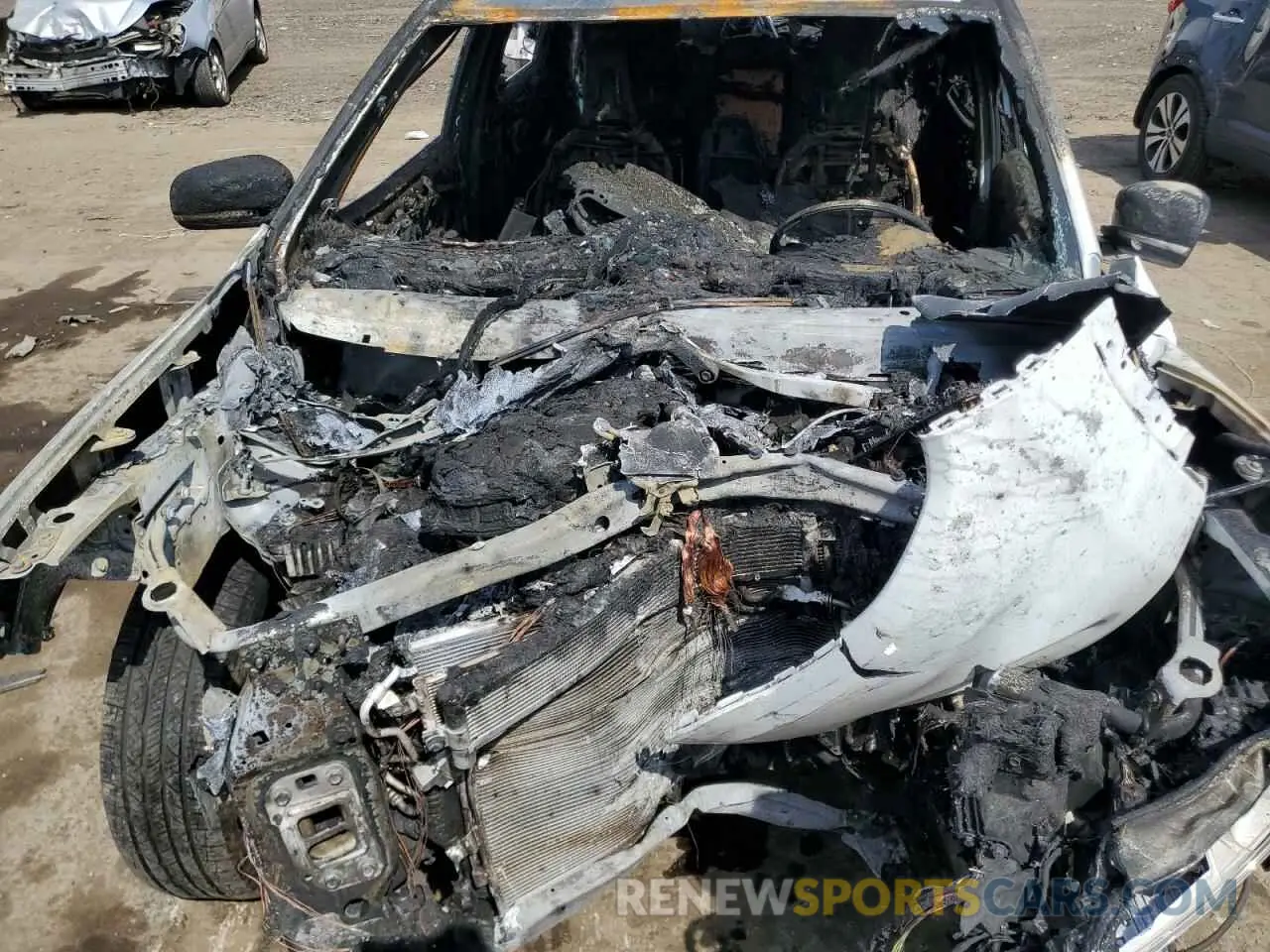 12 Photograph of a damaged car 1C4PJMDX5KD445047 JEEP GRAND CHER 2019
