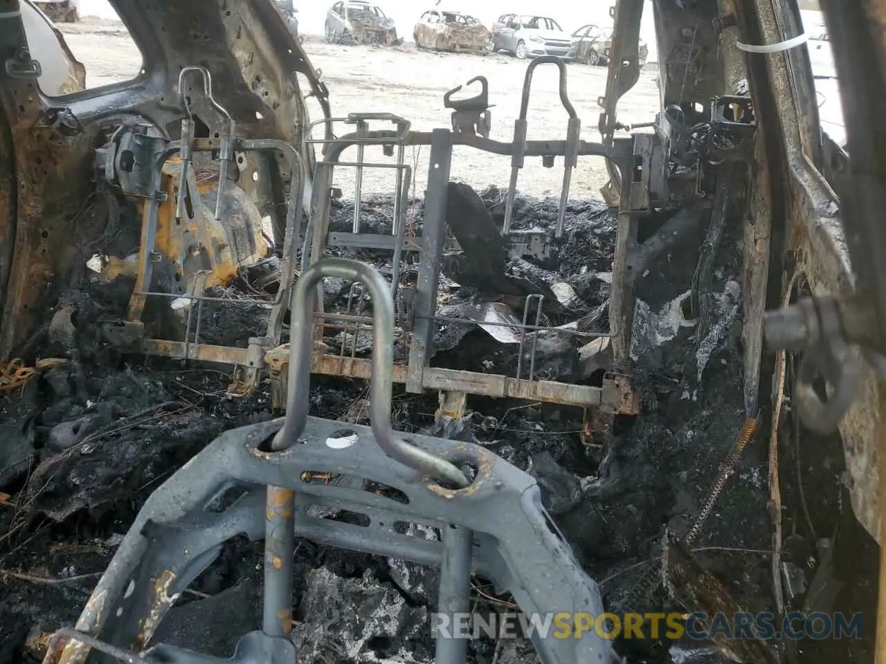 10 Photograph of a damaged car 1C4PJMDX5KD461653 JEEP GRAND CHER 2019