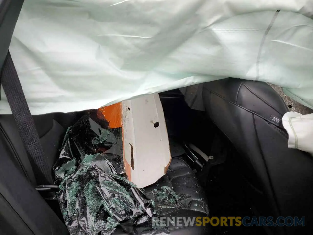 11 Photograph of a damaged car 1C4PJMDX6KD126160 JEEP GRAND CHER 2019