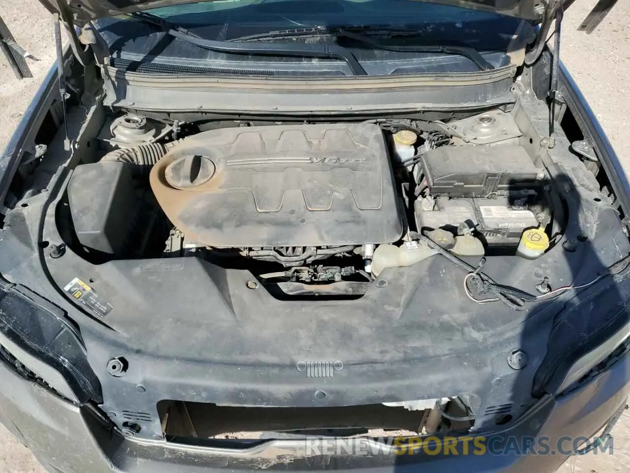 12 Photograph of a damaged car 1C4PJMDX6KD163581 JEEP GRAND CHER 2019