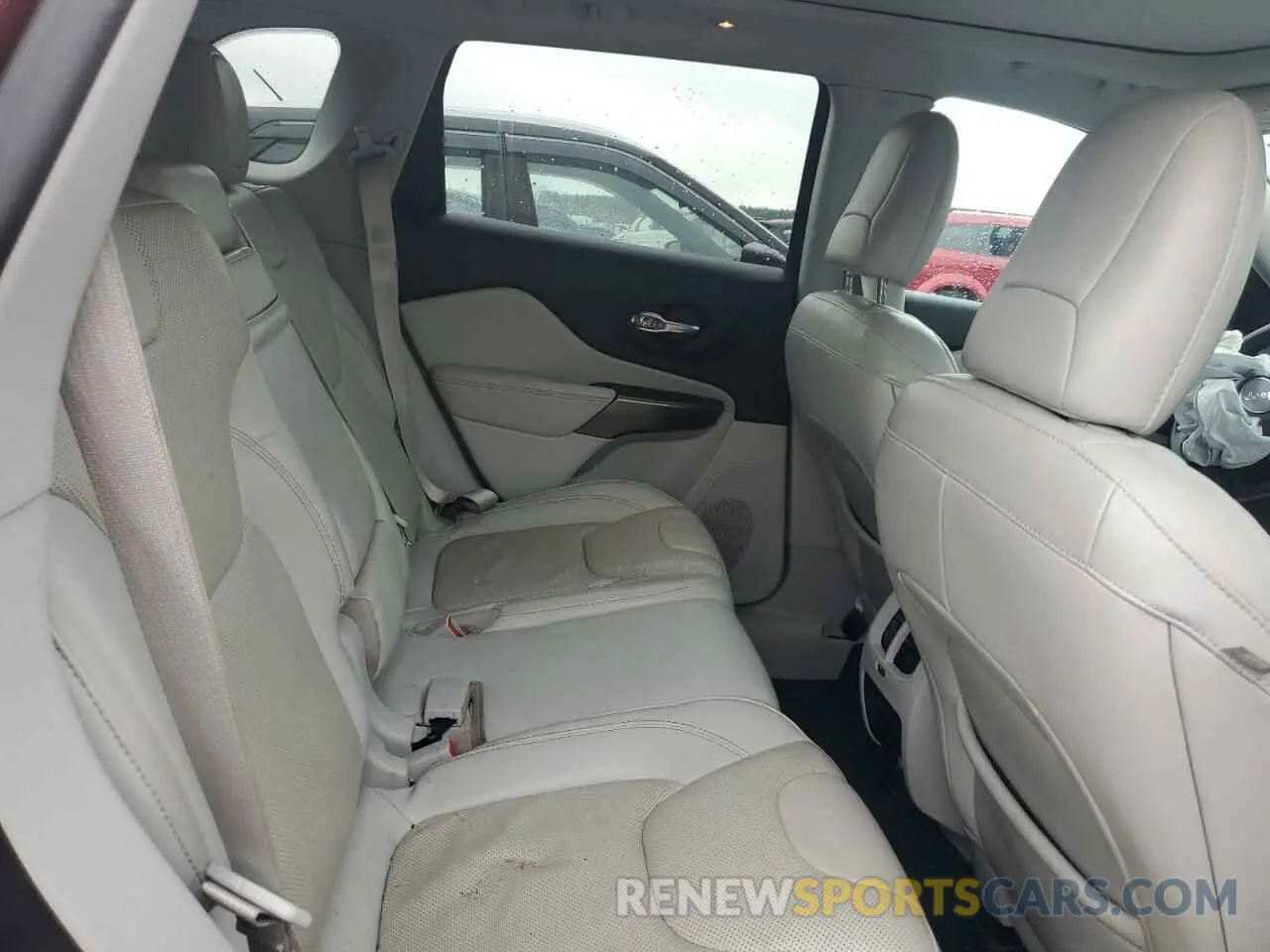 11 Photograph of a damaged car 1C4PJMDX6KD251286 JEEP GRAND CHER 2019
