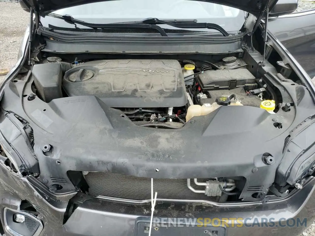 12 Photograph of a damaged car 1C4PJMDX7KD330868 JEEP GRAND CHER 2019