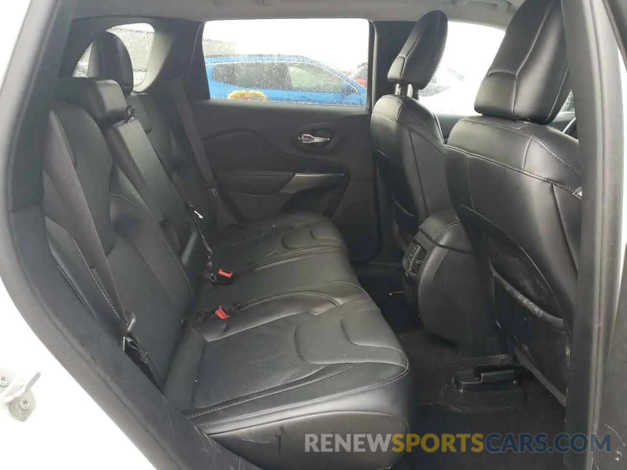 11 Photograph of a damaged car 1C4PJMDX7KD480849 JEEP GRAND CHER 2019