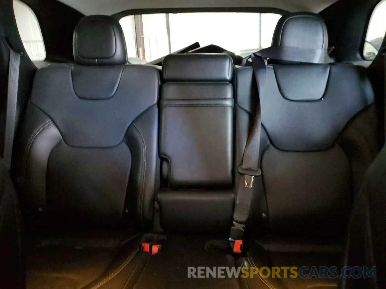 10 Photograph of a damaged car 1C4PJMDX8KD122353 JEEP GRAND CHER 2019
