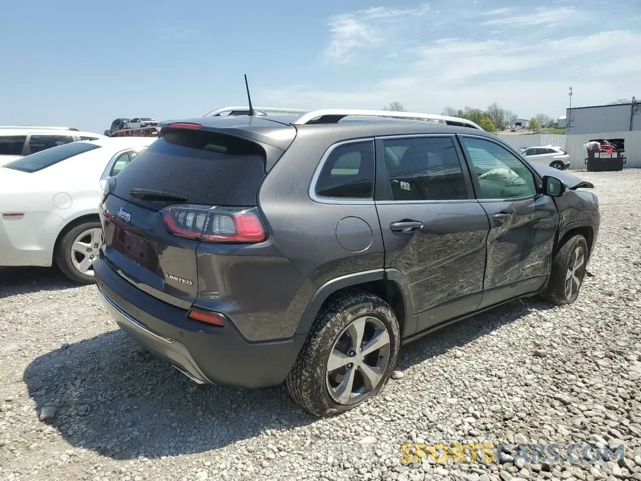 3 Photograph of a damaged car 1C4PJMDX8KD293393 JEEP GRAND CHER 2019
