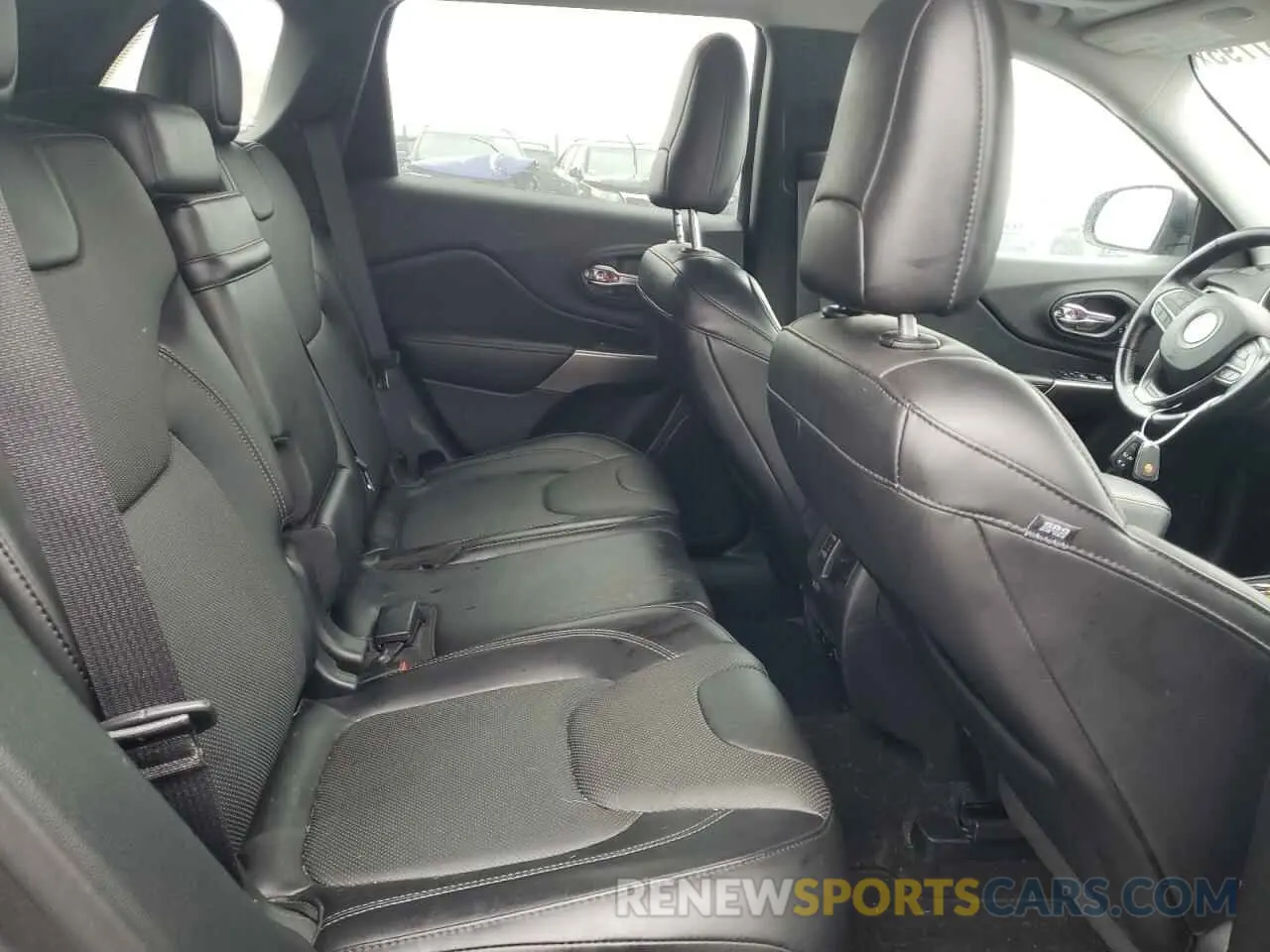 11 Photograph of a damaged car 1C4PJMDX8KD302139 JEEP GRAND CHER 2019
