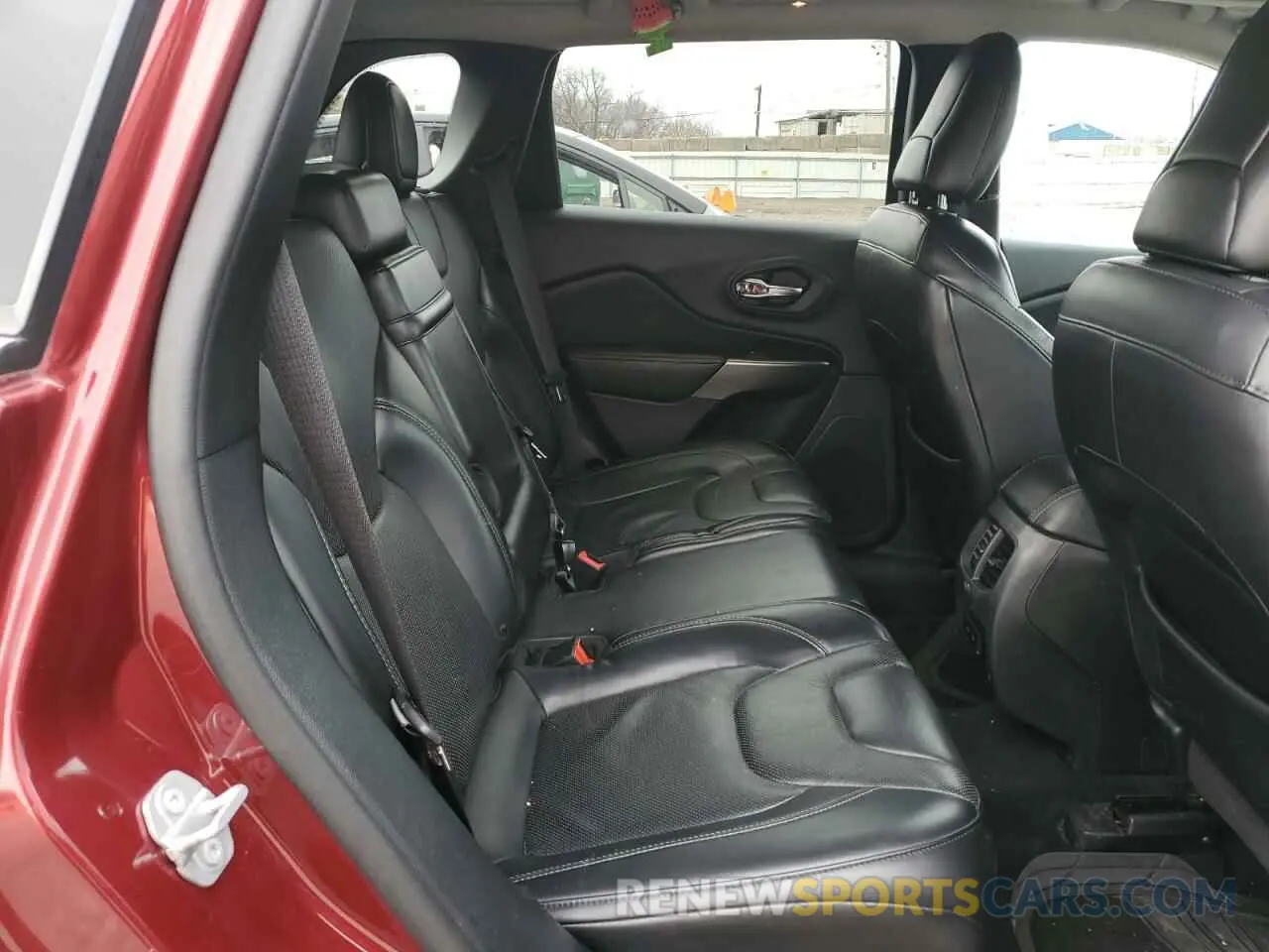 11 Photograph of a damaged car 1C4PJMDX8KD306983 JEEP GRAND CHER 2019