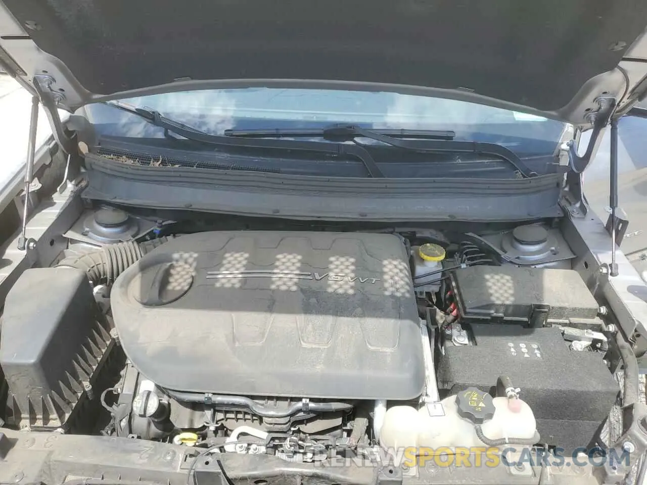 12 Photograph of a damaged car 1C4PJMDX8KD322603 JEEP GRAND CHER 2019