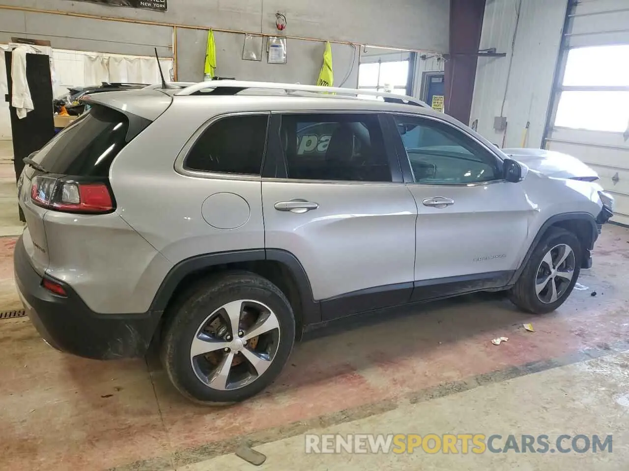 3 Photograph of a damaged car 1C4PJMDX8KD418201 JEEP GRAND CHER 2019