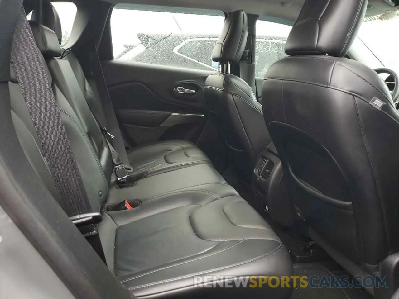 10 Photograph of a damaged car 1C4PJMDX8KD441297 JEEP GRAND CHER 2019