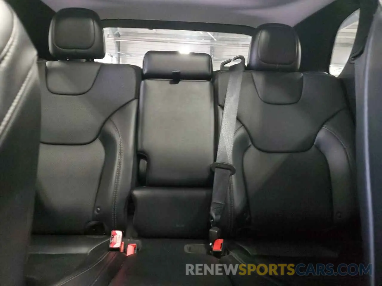 10 Photograph of a damaged car 1C4PJMDX8KD456740 JEEP GRAND CHER 2019