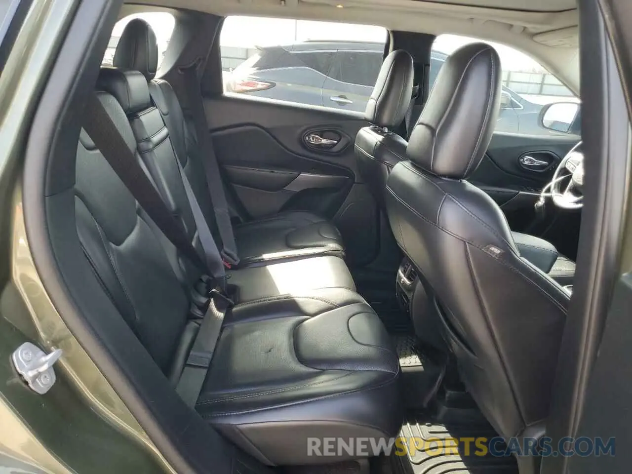 11 Photograph of a damaged car 1C4PJMDX9KD107554 JEEP GRAND CHER 2019