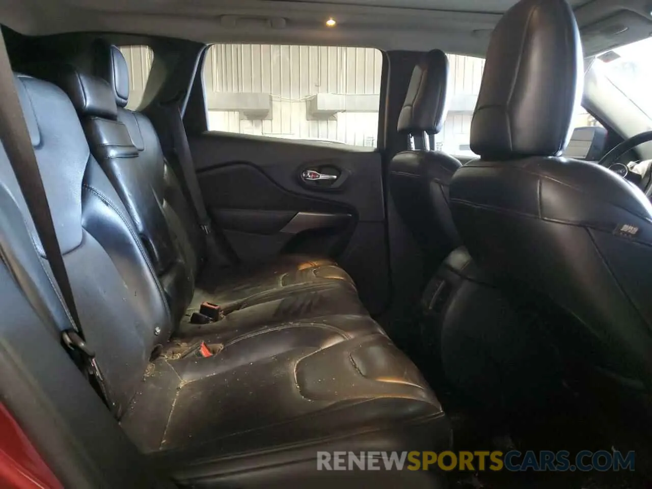 12 Photograph of a damaged car 1C4PJMDX9KD121874 JEEP GRAND CHER 2019