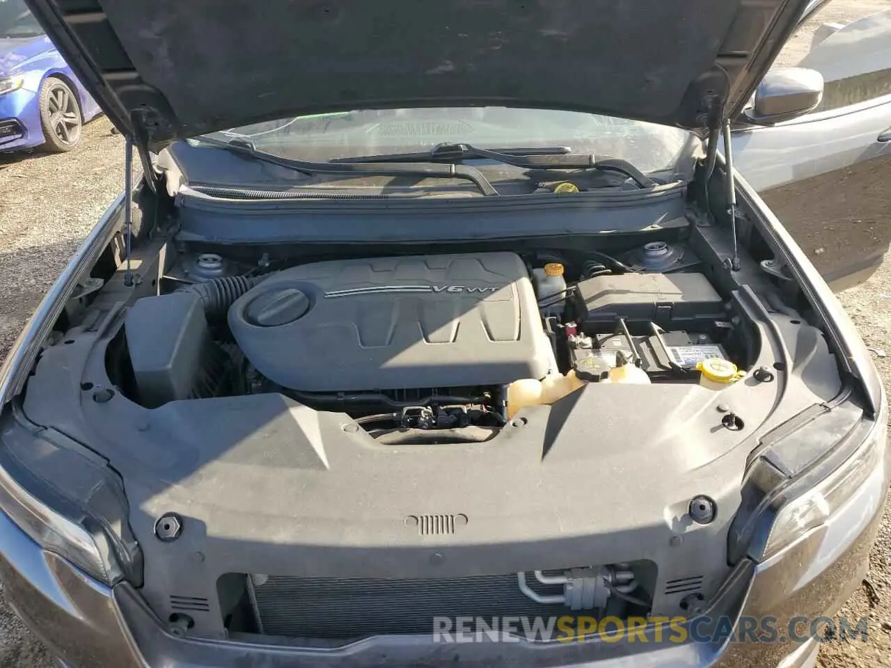 12 Photograph of a damaged car 1C4PJMDX9KD138299 JEEP GRAND CHER 2019