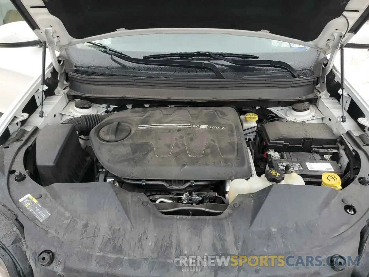 12 Photograph of a damaged car 1C4PJMDX9KD239438 JEEP GRAND CHER 2019