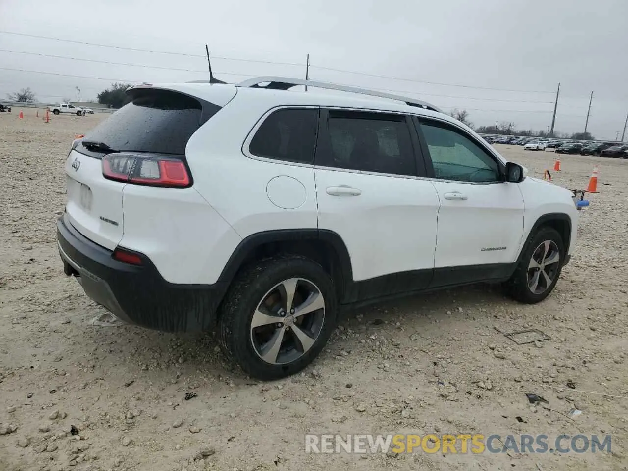 3 Photograph of a damaged car 1C4PJMDX9KD239438 JEEP GRAND CHER 2019