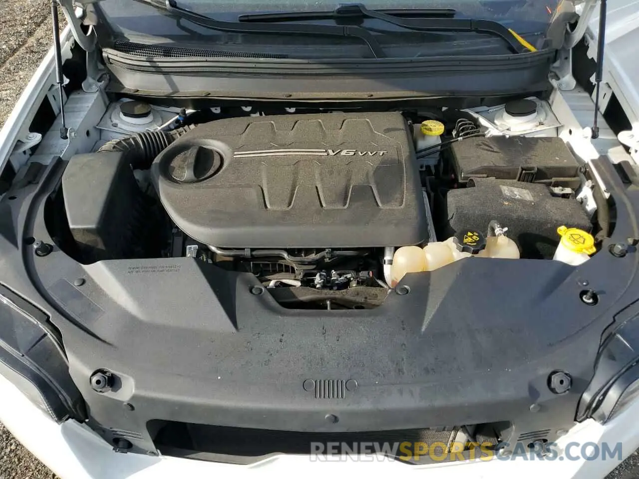 12 Photograph of a damaged car 1C4PJMDX9KD258720 JEEP GRAND CHER 2019