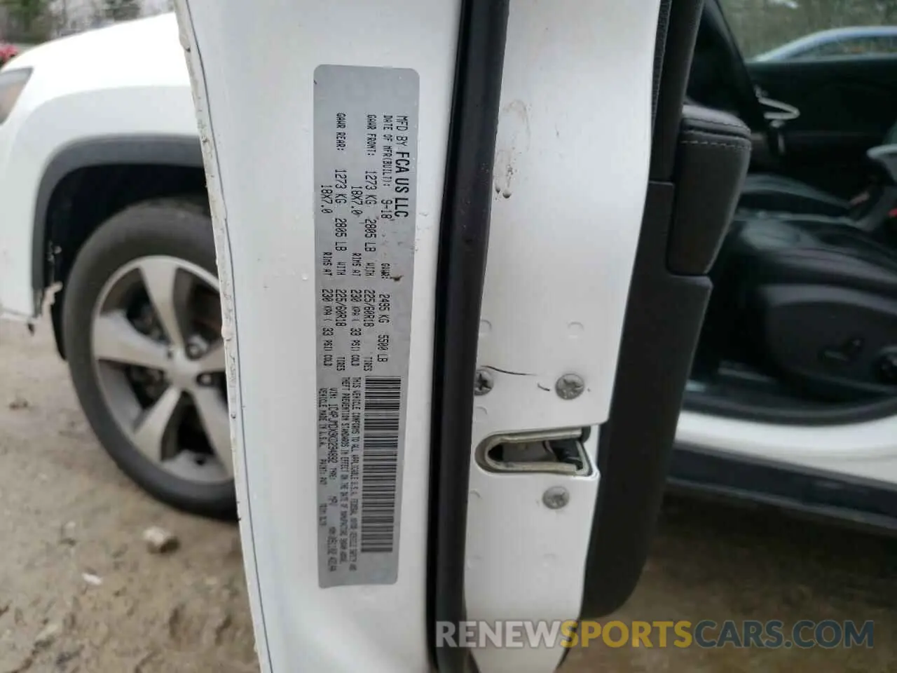 13 Photograph of a damaged car 1C4PJMDX9KD294892 JEEP GRAND CHER 2019
