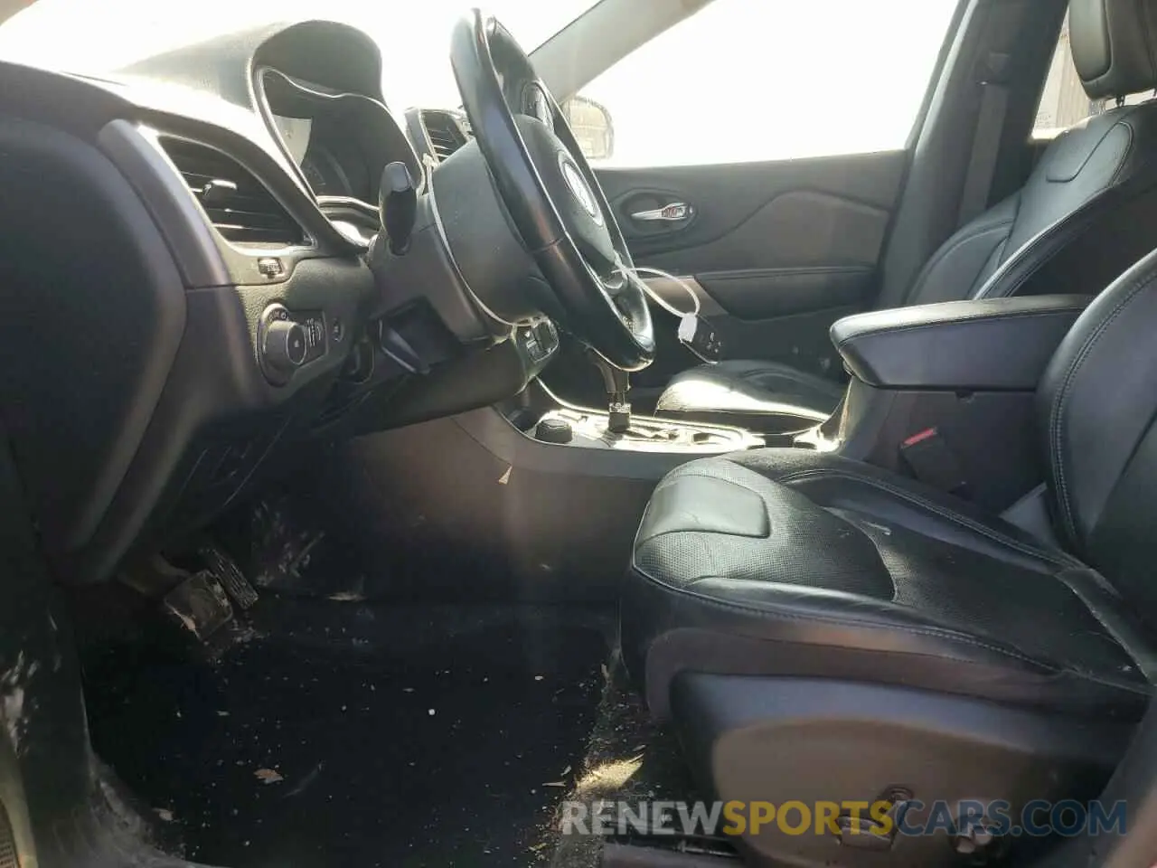 7 Photograph of a damaged car 1C4PJMDX9KD373902 JEEP GRAND CHER 2019