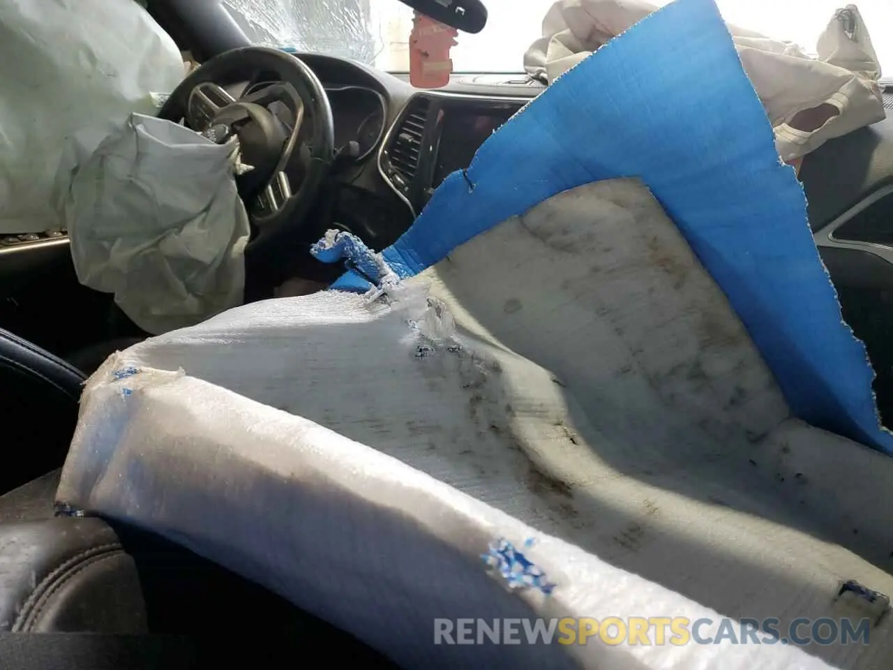 8 Photograph of a damaged car 1C4PJMDX9KD448016 JEEP GRAND CHER 2019