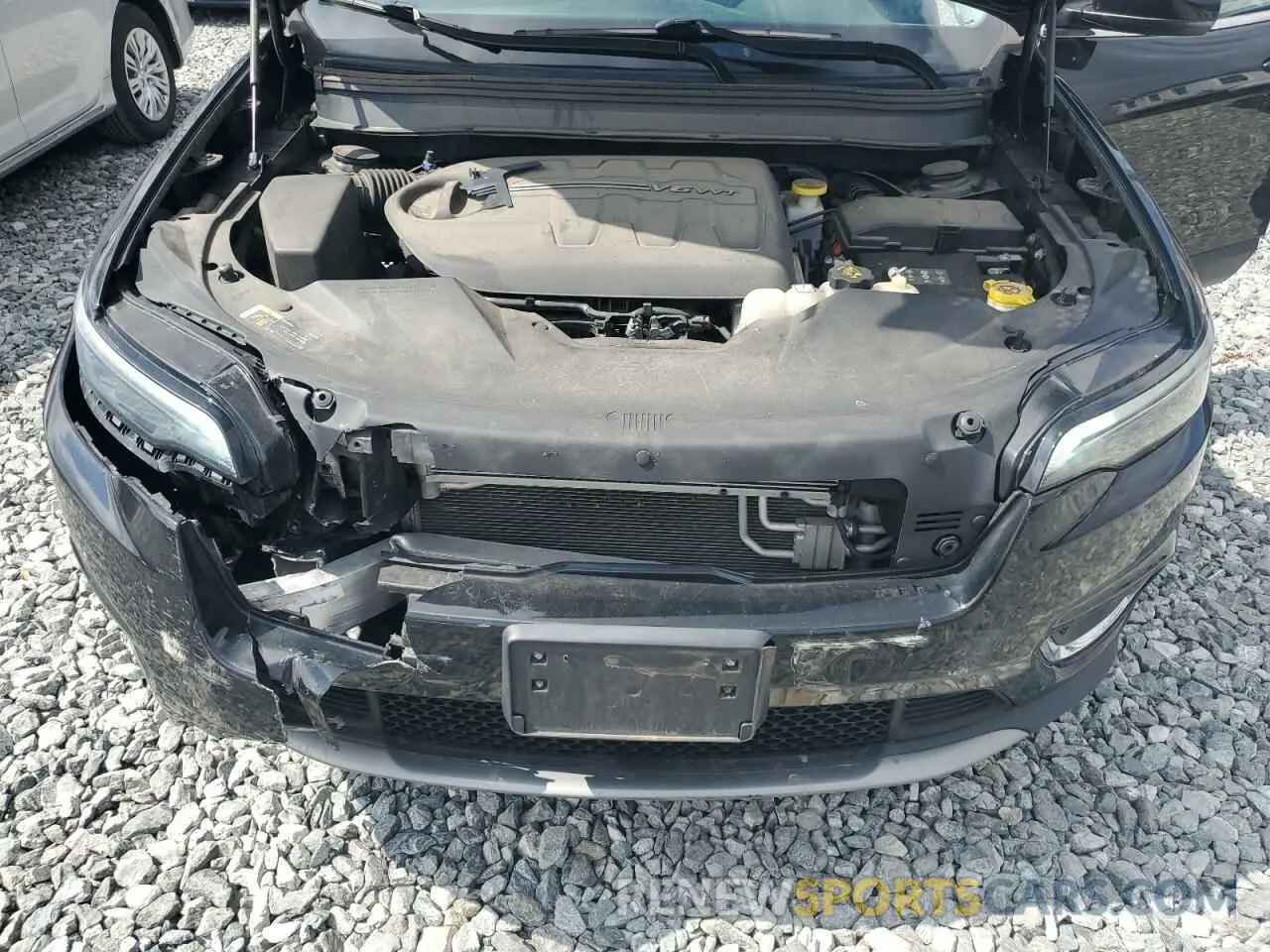 12 Photograph of a damaged car 1C4PJMDXXKD371303 JEEP GRAND CHER 2019