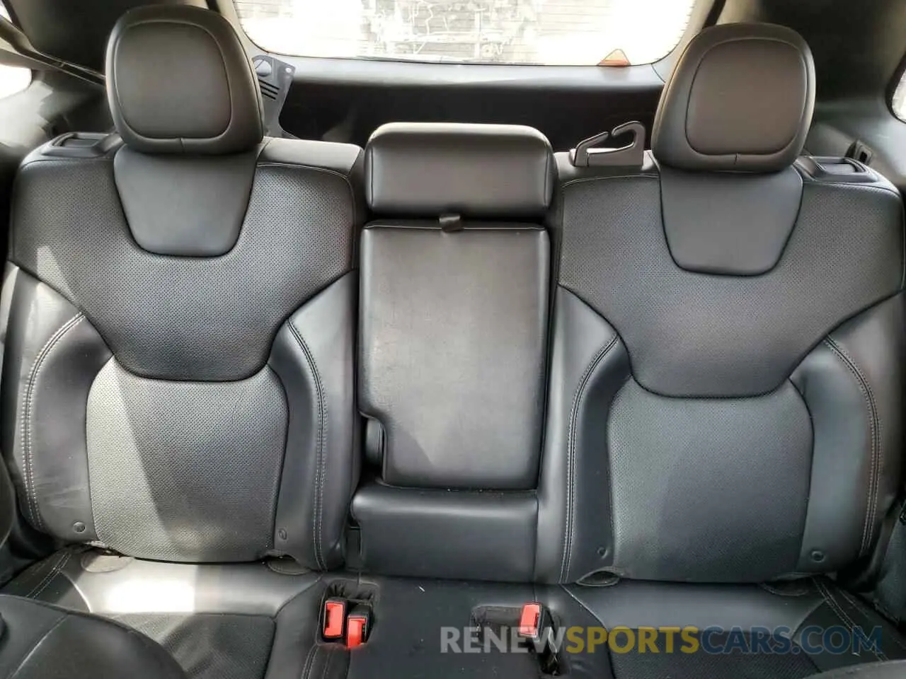 10 Photograph of a damaged car 1C4PJMDXXKD446131 JEEP GRAND CHER 2019