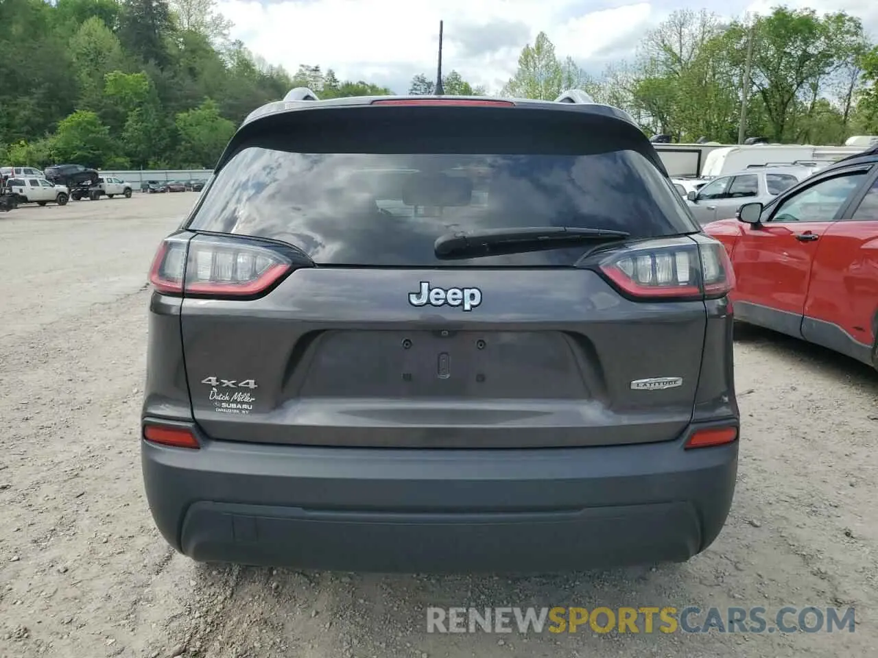 6 Photograph of a damaged car 1C4PJMLB0KD192192 JEEP GRAND CHER 2019