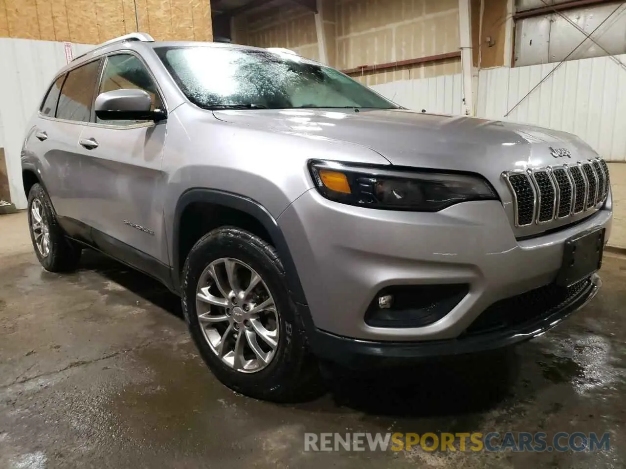 4 Photograph of a damaged car 1C4PJMLB0KD194699 JEEP GRAND CHER 2019