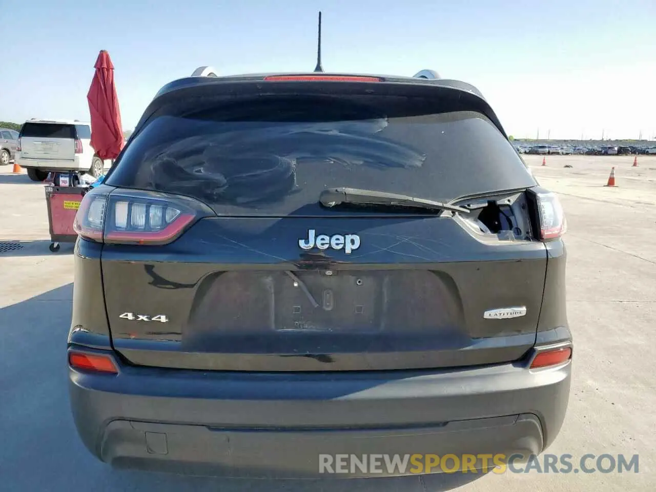 6 Photograph of a damaged car 1C4PJMLB0KD273628 JEEP GRAND CHER 2019