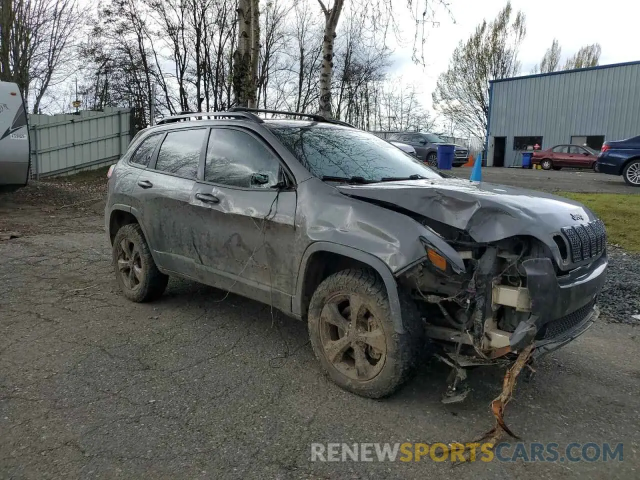 4 Photograph of a damaged car 1C4PJMLB0KD414259 JEEP GRAND CHER 2019