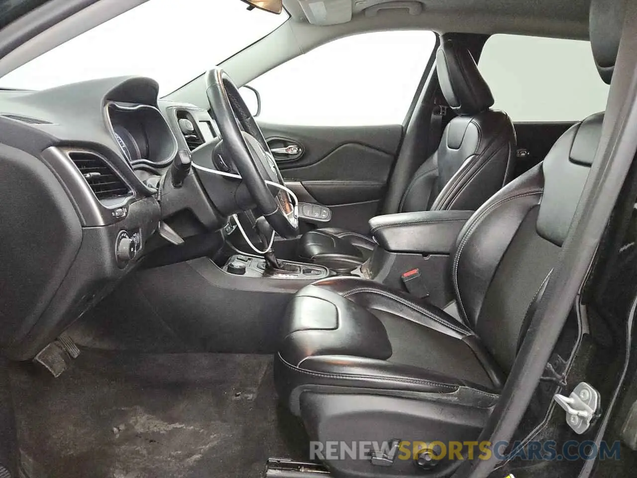 7 Photograph of a damaged car 1C4PJMLB0KD423821 JEEP GRAND CHER 2019