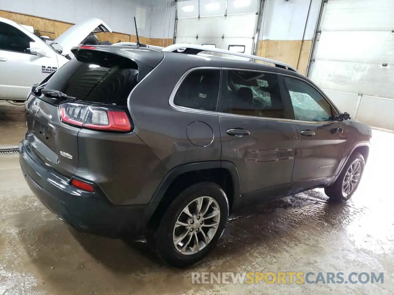 3 Photograph of a damaged car 1C4PJMLB1KD186367 JEEP GRAND CHER 2019