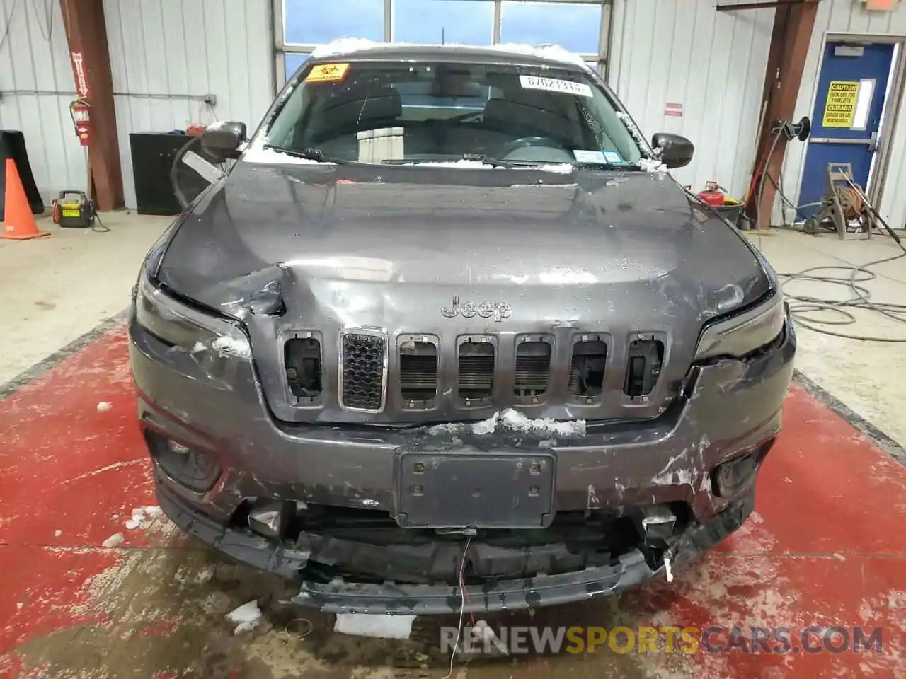 5 Photograph of a damaged car 1C4PJMLB2KD256376 JEEP GRAND CHER 2019