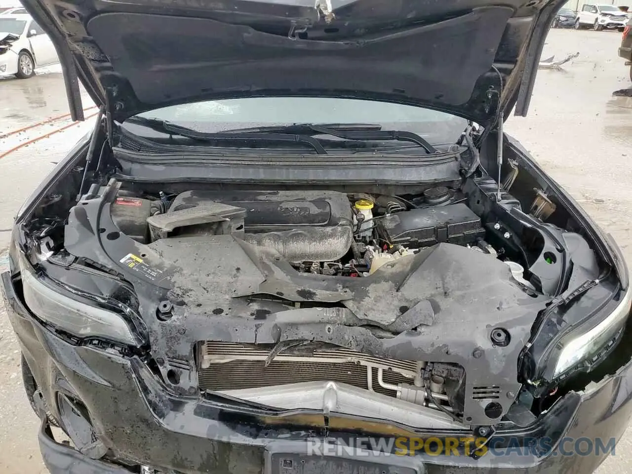 12 Photograph of a damaged car 1C4PJMLB2KD280516 JEEP GRAND CHER 2019