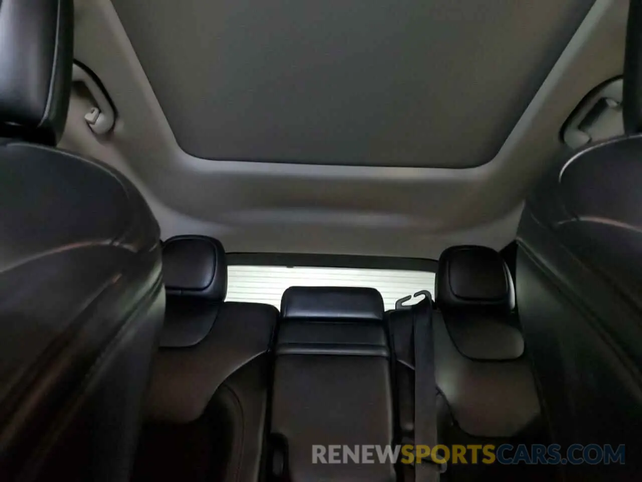 10 Photograph of a damaged car 1C4PJMLB3KD177430 JEEP GRAND CHER 2019