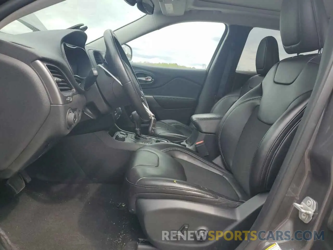 7 Photograph of a damaged car 1C4PJMLB3KD253809 JEEP GRAND CHER 2019