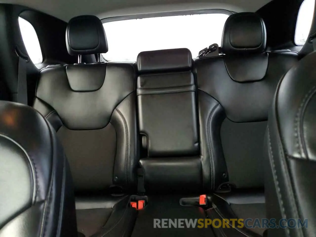 10 Photograph of a damaged car 1C4PJMLB3KD306461 JEEP GRAND CHER 2019