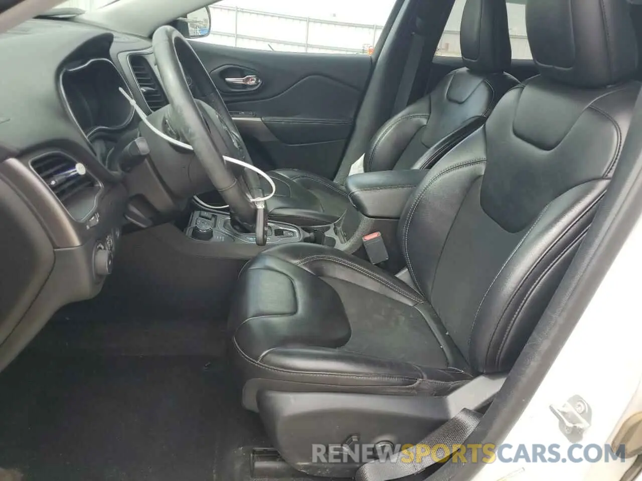 7 Photograph of a damaged car 1C4PJMLB3KD402591 JEEP GRAND CHER 2019