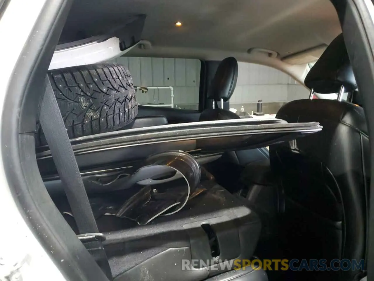 10 Photograph of a damaged car 1C4PJMLB4KD182068 JEEP GRAND CHER 2019
