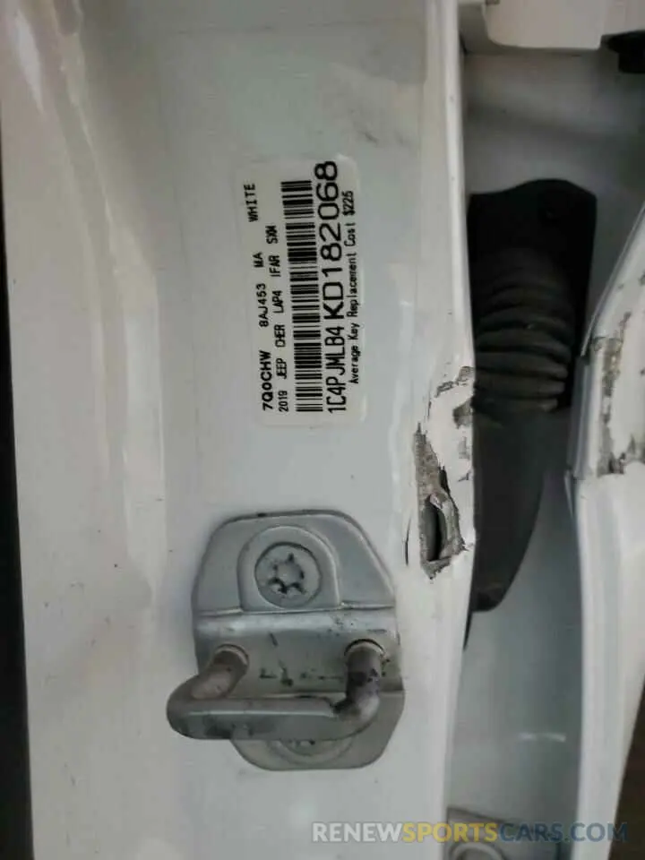 12 Photograph of a damaged car 1C4PJMLB4KD182068 JEEP GRAND CHER 2019