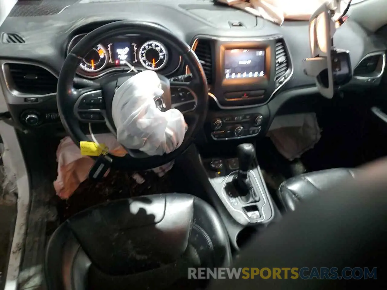 8 Photograph of a damaged car 1C4PJMLB4KD182068 JEEP GRAND CHER 2019