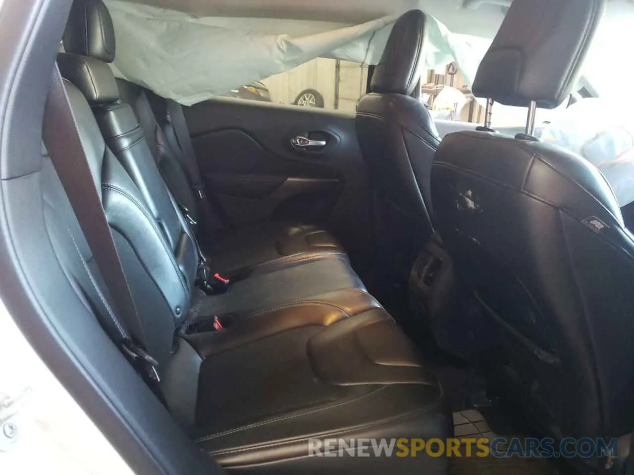 10 Photograph of a damaged car 1C4PJMLB4KD258338 JEEP GRAND CHER 2019