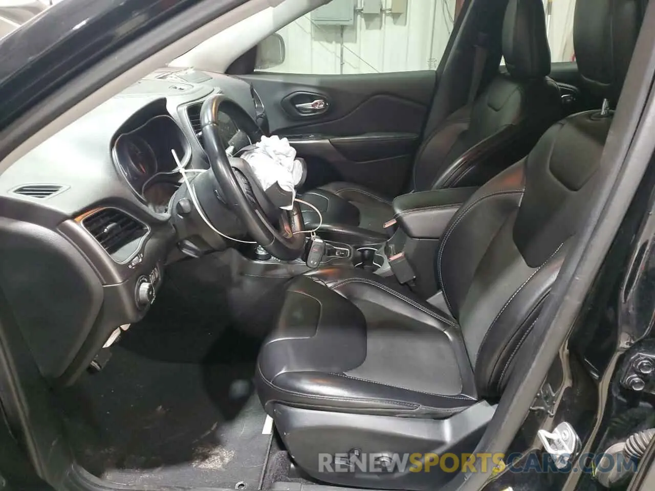7 Photograph of a damaged car 1C4PJMLB5KD198599 JEEP GRAND CHER 2019