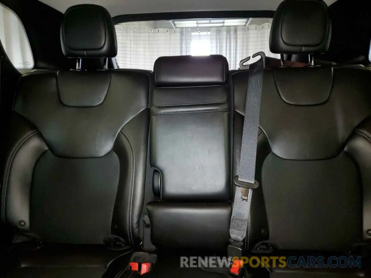10 Photograph of a damaged car 1C4PJMLB5KD259045 JEEP GRAND CHER 2019