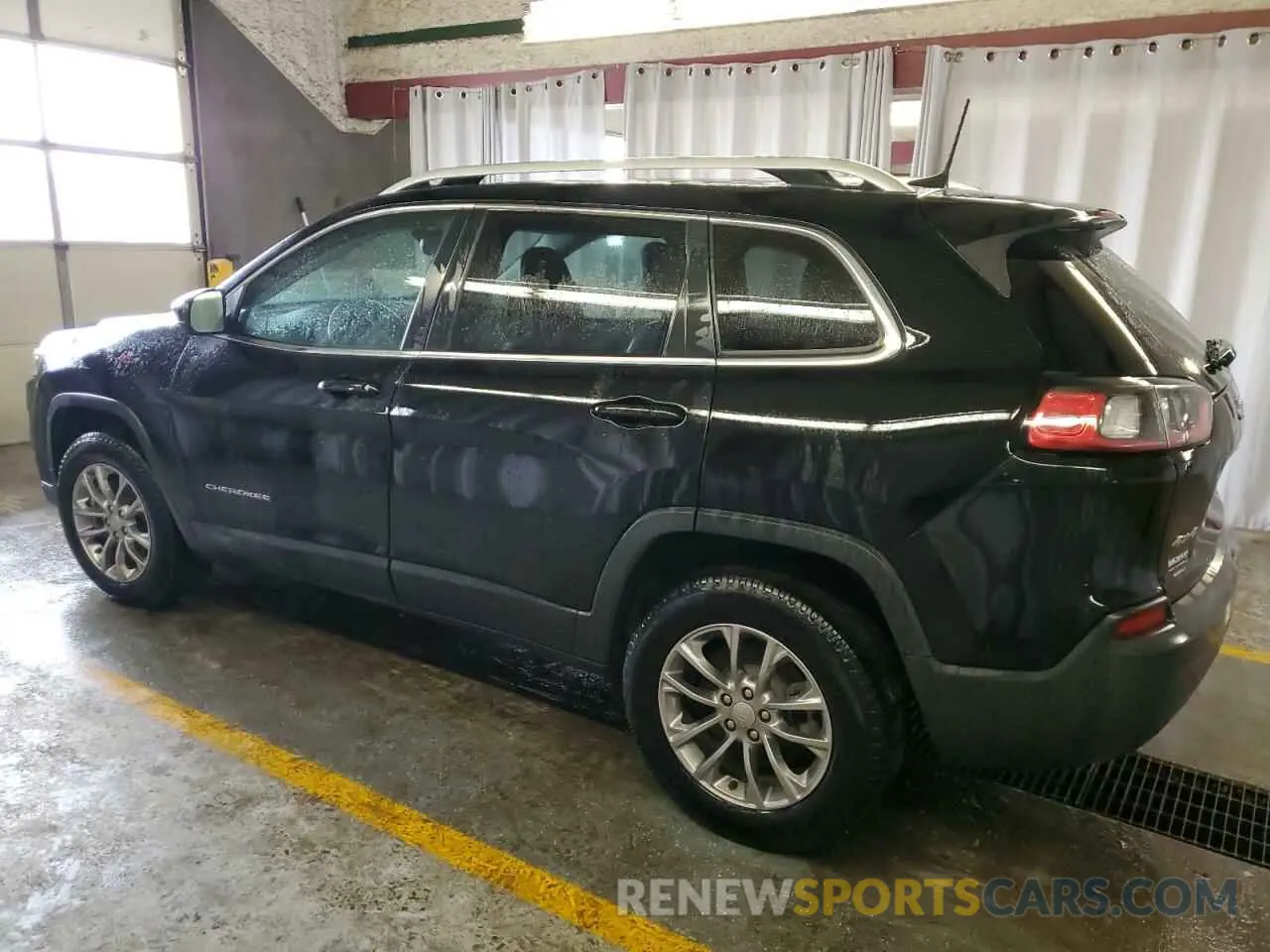 2 Photograph of a damaged car 1C4PJMLB5KD259045 JEEP GRAND CHER 2019