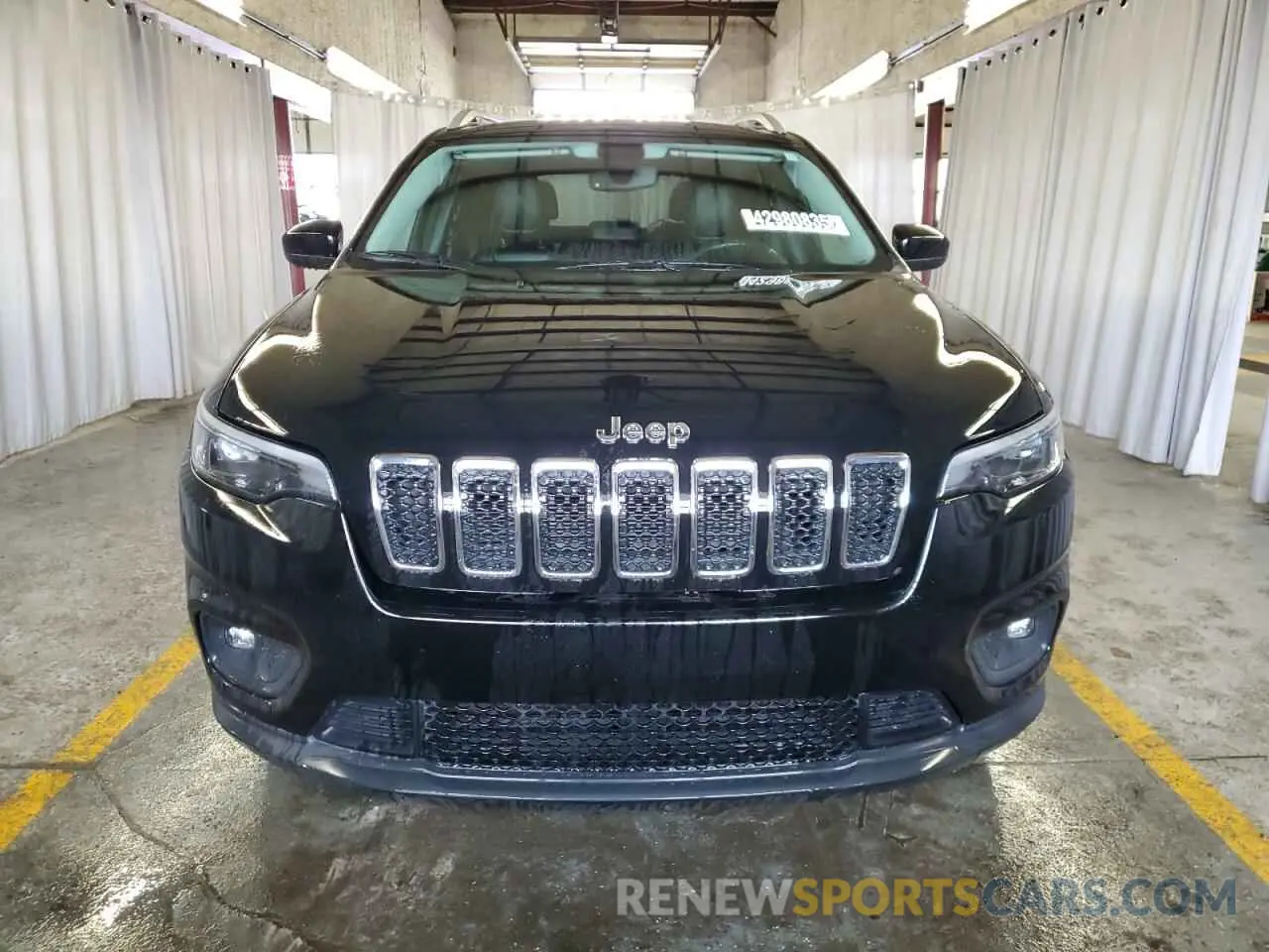 5 Photograph of a damaged car 1C4PJMLB5KD259045 JEEP GRAND CHER 2019