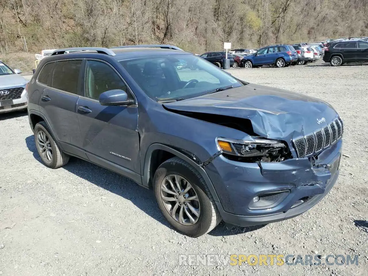 4 Photograph of a damaged car 1C4PJMLB5KD384675 JEEP GRAND CHER 2019