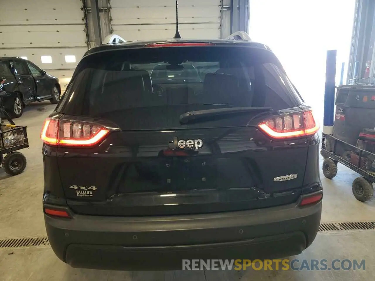6 Photograph of a damaged car 1C4PJMLB6KD112085 JEEP GRAND CHER 2019