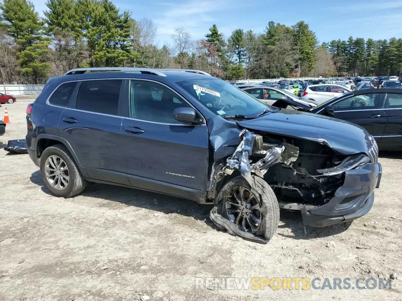 4 Photograph of a damaged car 1C4PJMLB6KD438338 JEEP GRAND CHER 2019
